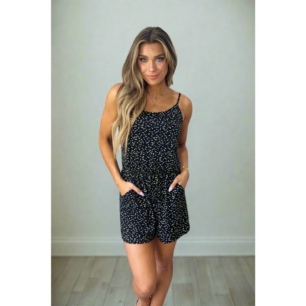 NEW Gilli Black Polka Dot Print Sleeveless Camisole Romper Shorts Jumpsuit Sz L